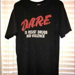 Vintage DARE to resist drugs and violence Shirt